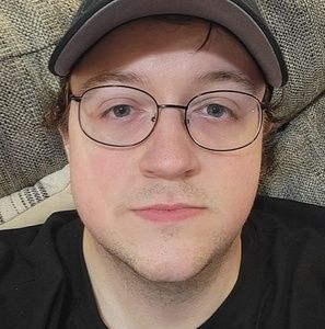 Meet your Posher, Aaron